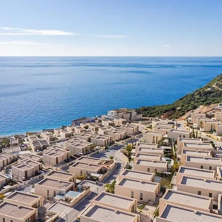 Willa Golden Glow Coast Dhërmi