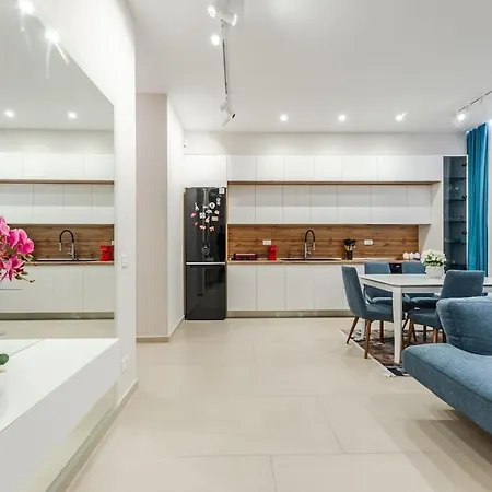 Golden Glow Coast Dhërmi