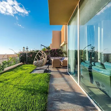 Golden Glow Coast Villa *