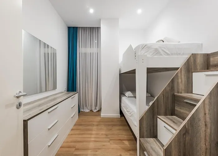 Golden Glow Coast Dhërmi