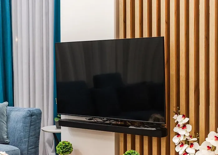 Golden Glow Coast * Dhërmi